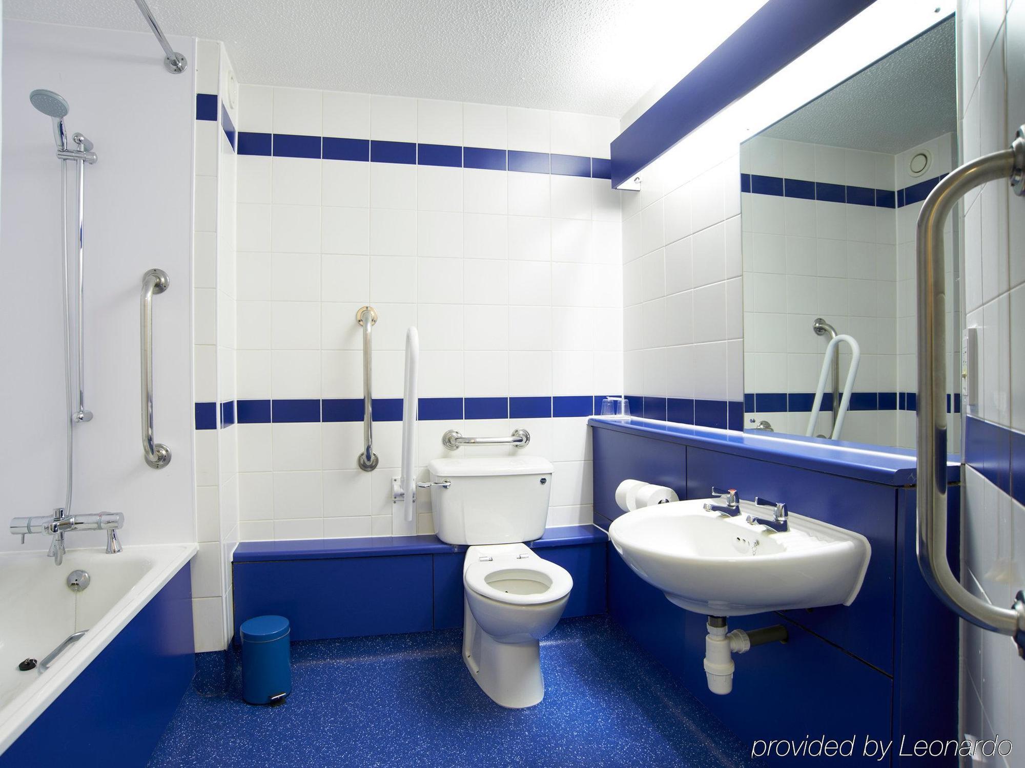 Travelodge Cambridge Newmarket Road Buitenkant foto